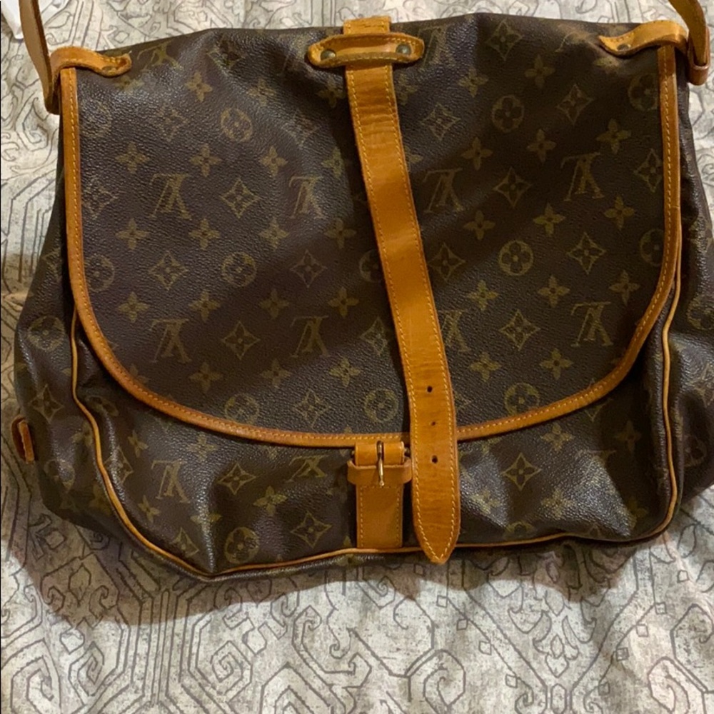 Authentic Louis Vuitton Saumur 35